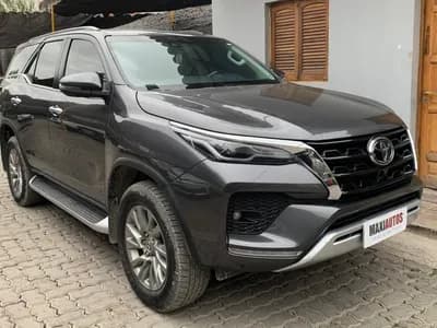 Toyota HILUX SW4 SRX AUT 2023 usado - MAXIAUTOS Salta